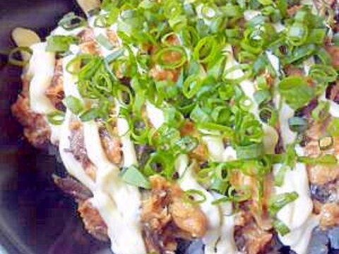 サバ缶を使って簡単に！サバみそ煮丼